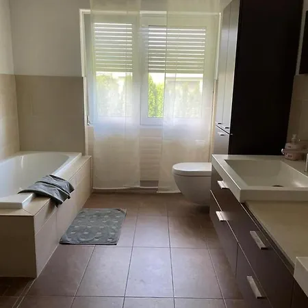 Luxury House With Big Garden And Mountain View Holiday home *