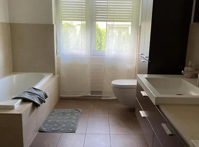 Luxury House With Big Garden And Mountain View 別荘 *