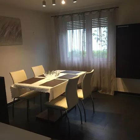 Luxury House With Big Garden And Mountain View *